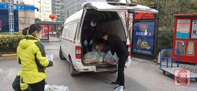 刘寨街道：定时定点配送！保障“米袋子”“菜篮子”充足