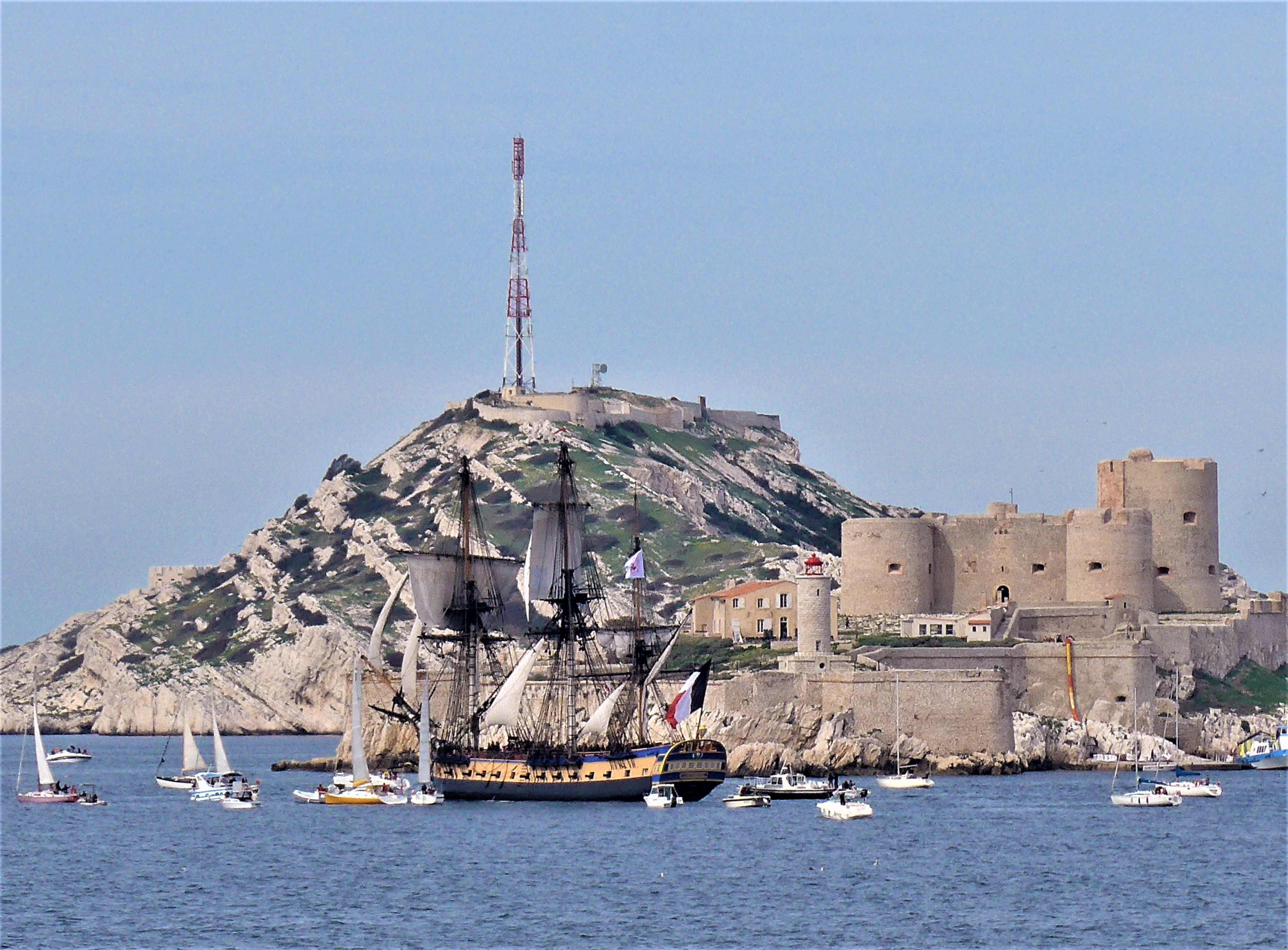 一座以偷窃闻名的城市，却被法国写进*歌国**，它到底有什么魅力？