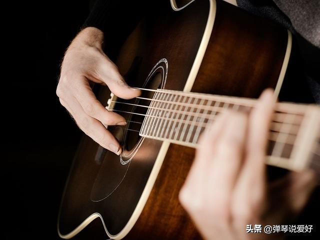 吉他简单弹唱零基础一荤一素,吉他弹唱要学会几个和弦