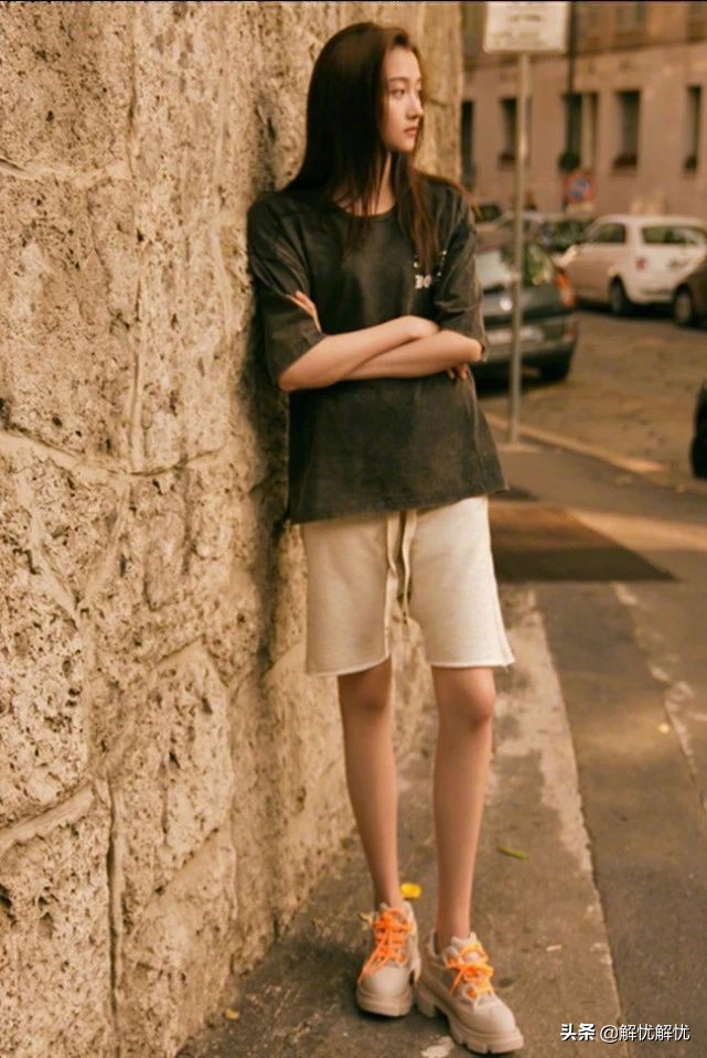 关晓彤婚纱造型美出新高度,鹿晗和关晓彤穿婚纱是怎样的