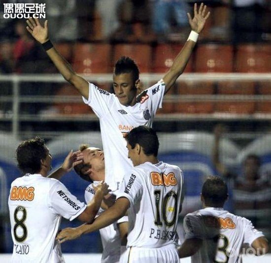 罗纳尔多内马尔同场比赛,三个罗纳尔多谁最好