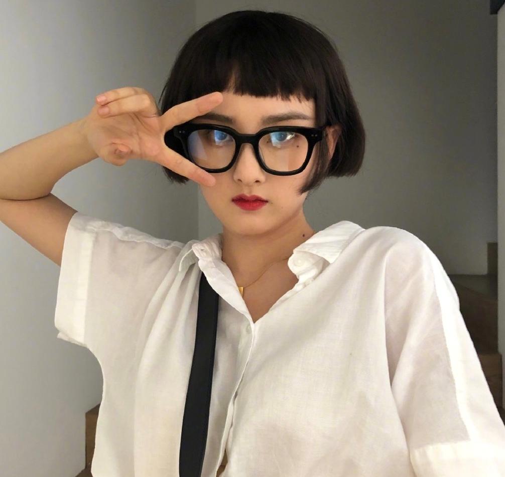 宋祖儿逐风飞翔里面的编发,宋祖儿同款蜈蚣辫编发教程短发