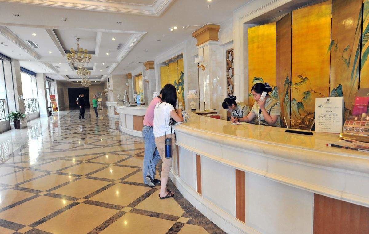 酒店差评点错了应该怎么回复客人,酒店服务态度差评怎么回复