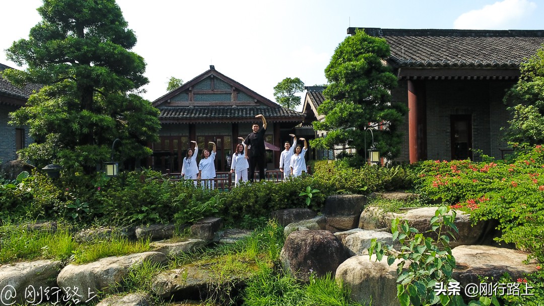 这个假期去哪玩会好一些,来禅泉酒店体验慢生活