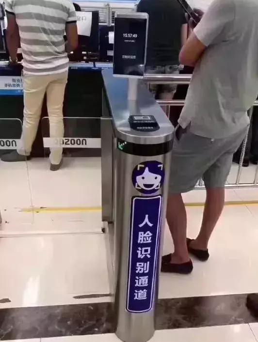 被判十年罚款500万,被判刑六年罚款14万