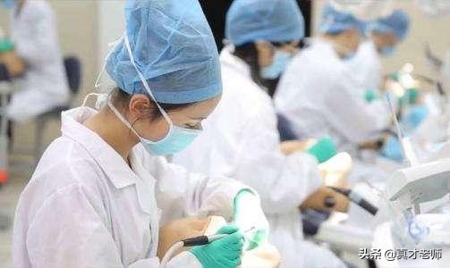 学医和计算机专业哪个就业前景好,自考医学类专业哪些最好就业