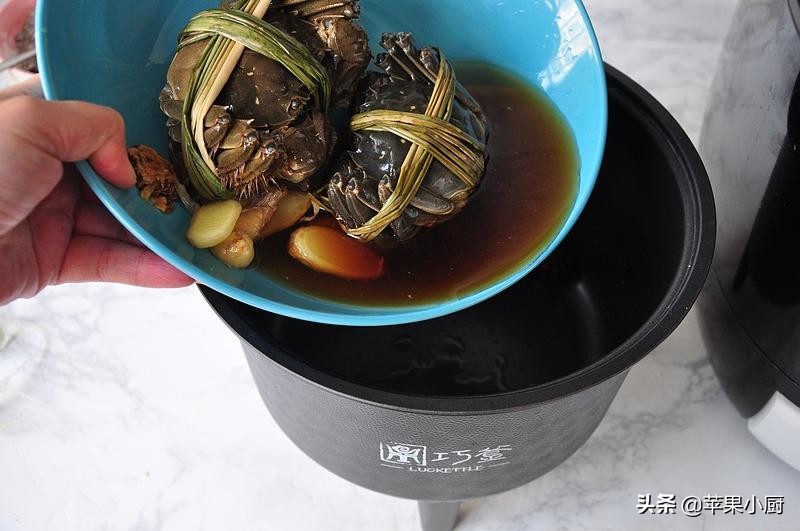 蒸大闸蟹需要放哪些调料,蒸大闸蟹需要什么调味料
