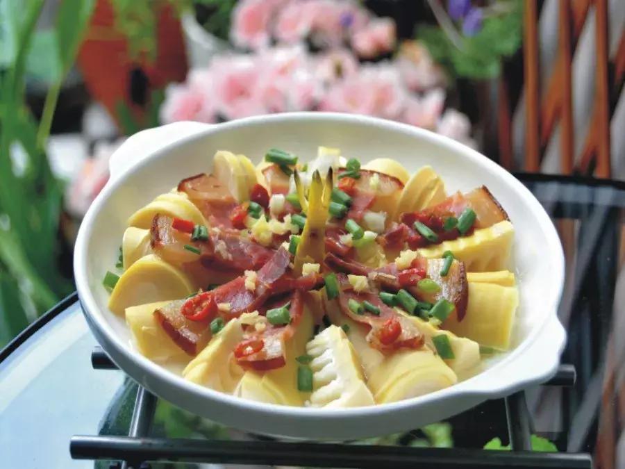 时令的嫩春笋口感爽脆鲜甜,立春的鲜笋图片