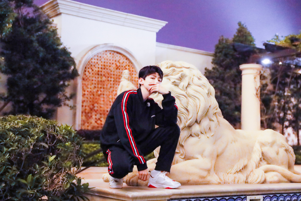 白敬亭又买鞋了吗,白敬亭球鞋大全