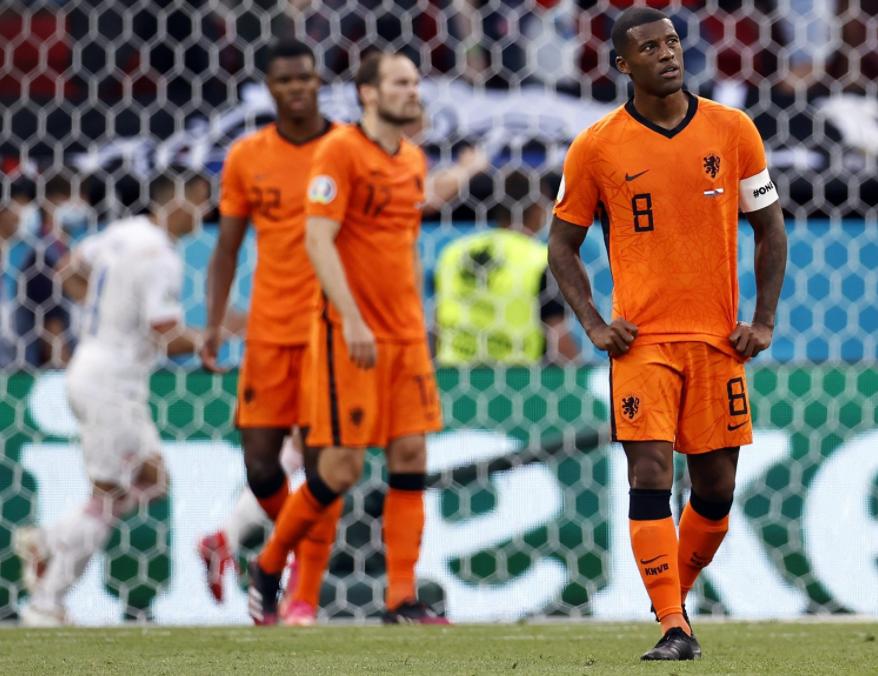 荷兰为什么被判点球,荷兰为什么得踢欧冠附加赛
