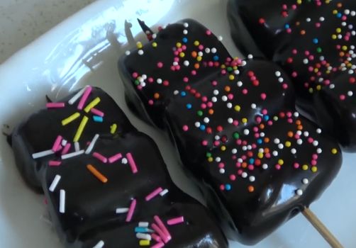 夏天怎么给孩子做雪糕简单,清凉解暑小宝贝在家就可以做雪糕