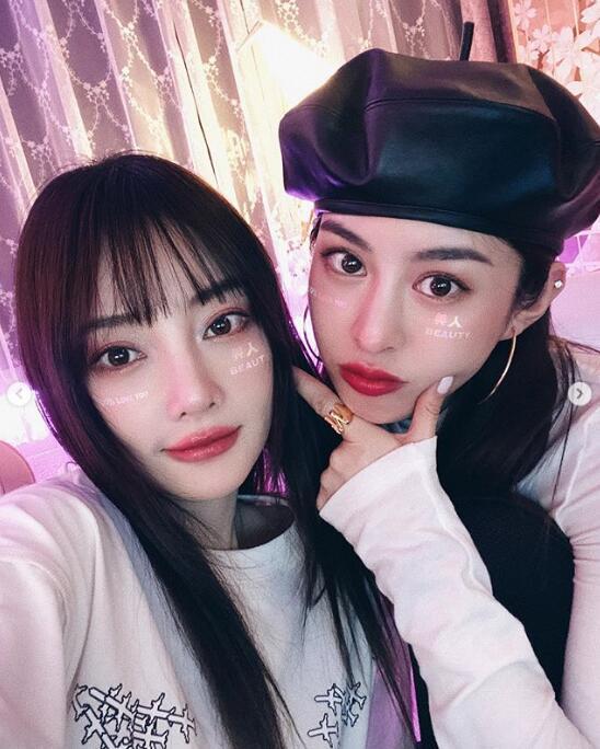 浠庡奖鍚庡埌缃戠孩鐨勬潕灏忕拹,鏉庡皬鐠愪粠褰卞悗鍙樻垚缃戠孩