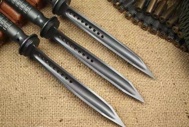 你要是和贝爷去探险，以下*器武**你选哪个？