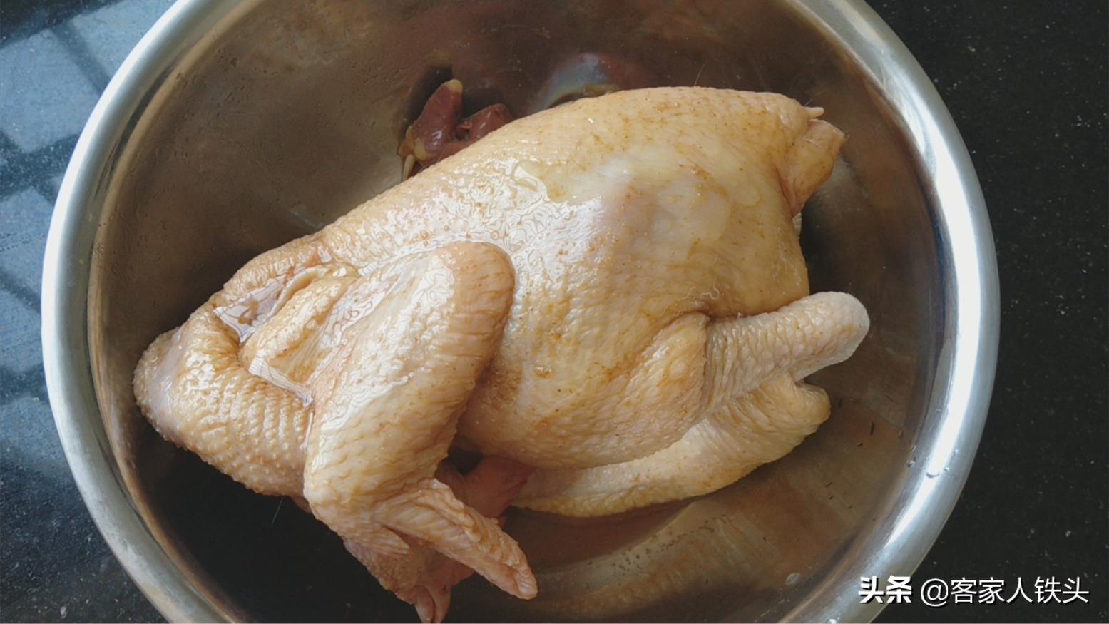 家常盐焗鸡的做法,盐焗鸡翅鸡爪皮香肉脆怎么做