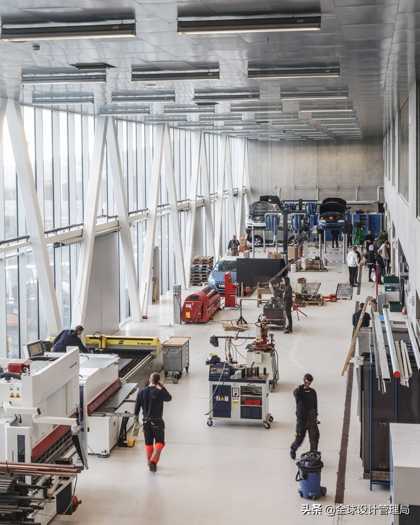 大雀巢格拉西尔学院进入法罗群岛起伏的景观