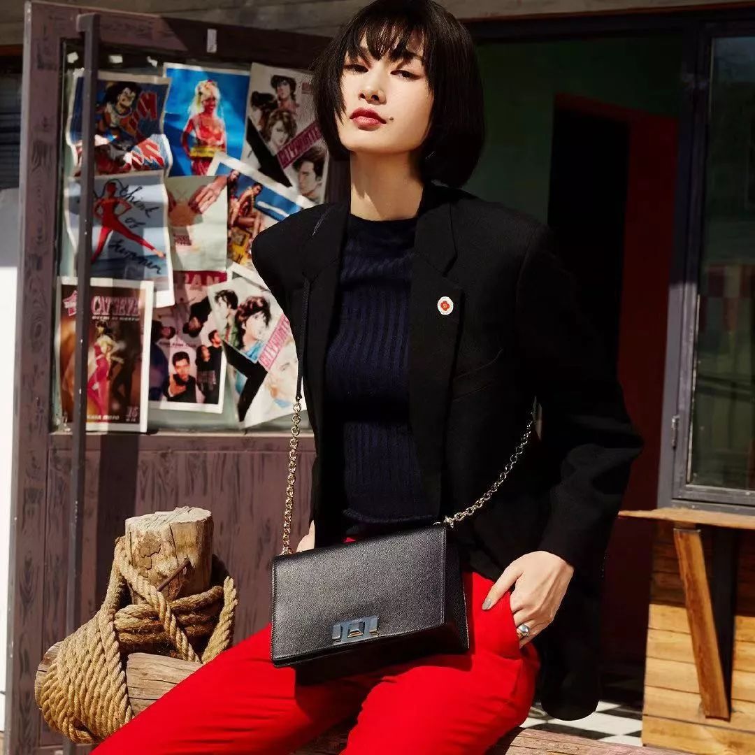 小ck值得买的几款包,别再买这些烂大街的潮牌