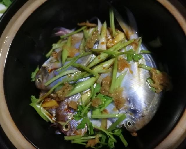 海鱼杂鱼煲,海鱼小杂鱼哪种好吃