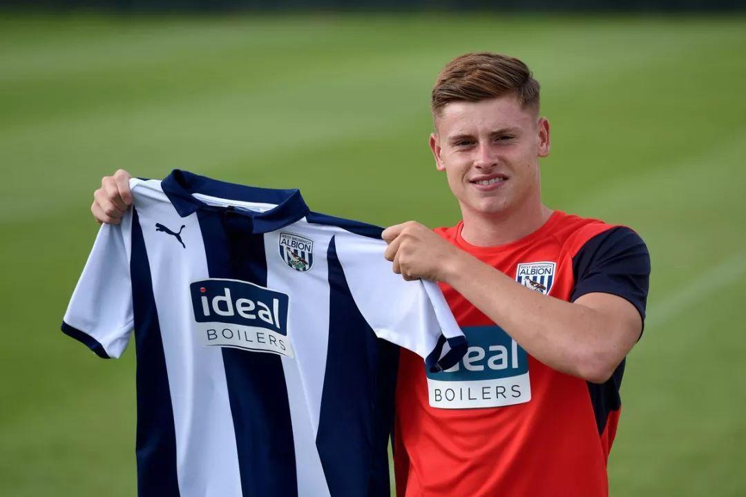 连场轰入世界波！英格兰又一“魔翼”横空出世，黄金左路未来可期