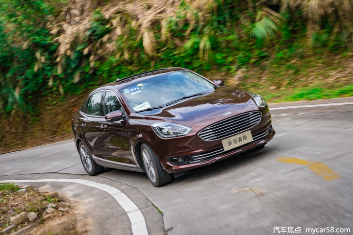 新手家用车选择福特福克斯怎么样,福特入门轿车