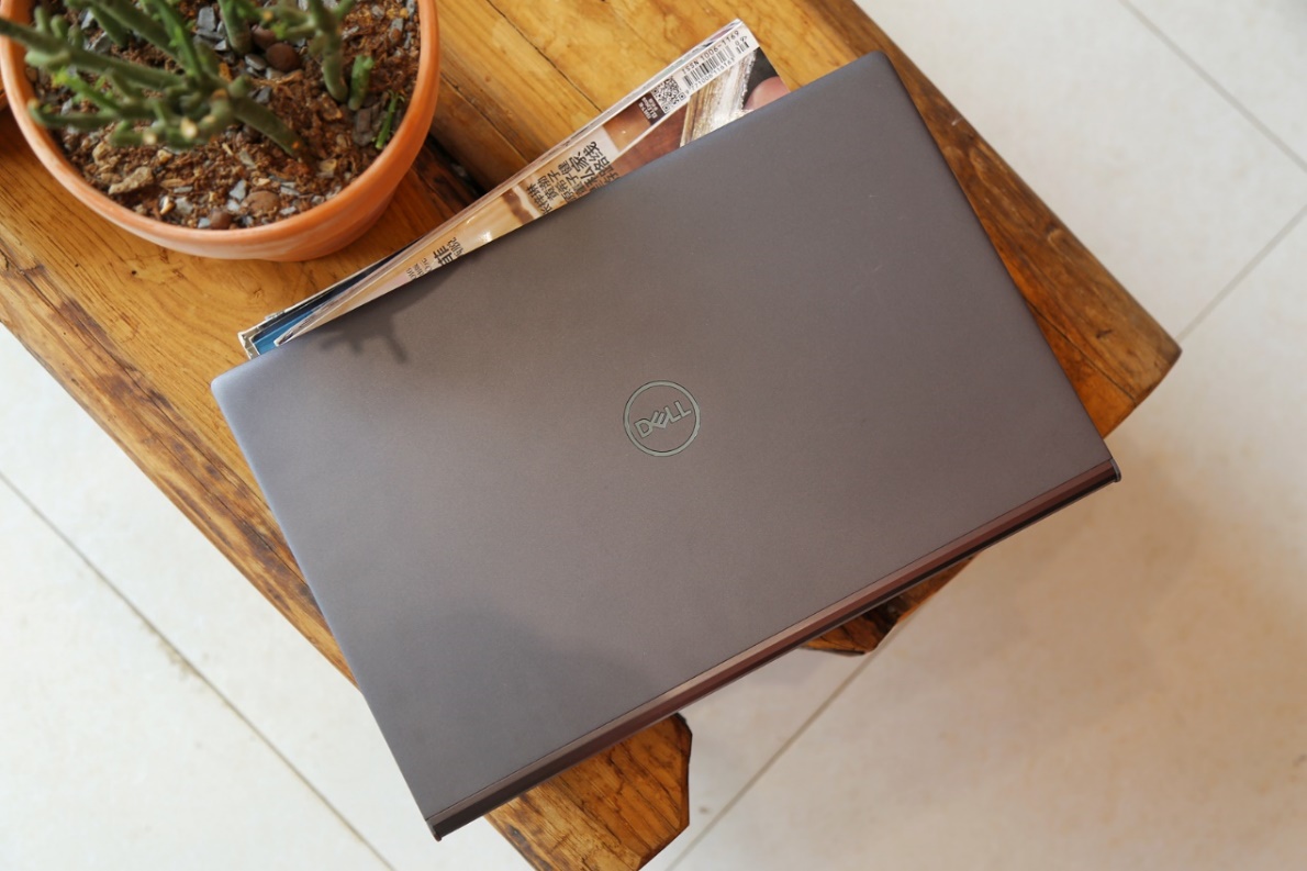 戴尔灵越燃7000玩游戏,戴尔灵越7000的4k屏幕