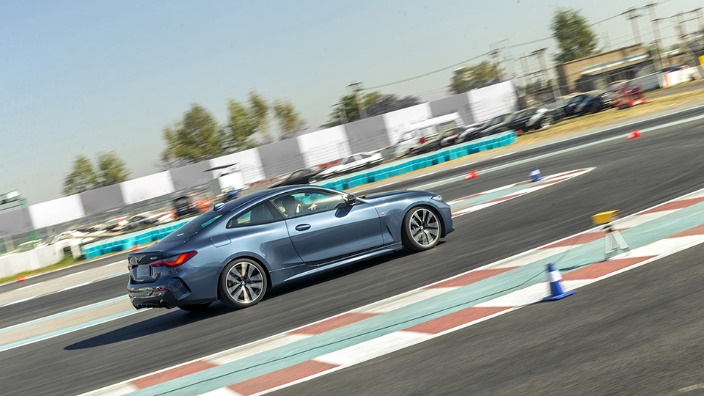 全新一代宝马4系最新消息,最新款宝马一系试驾感受