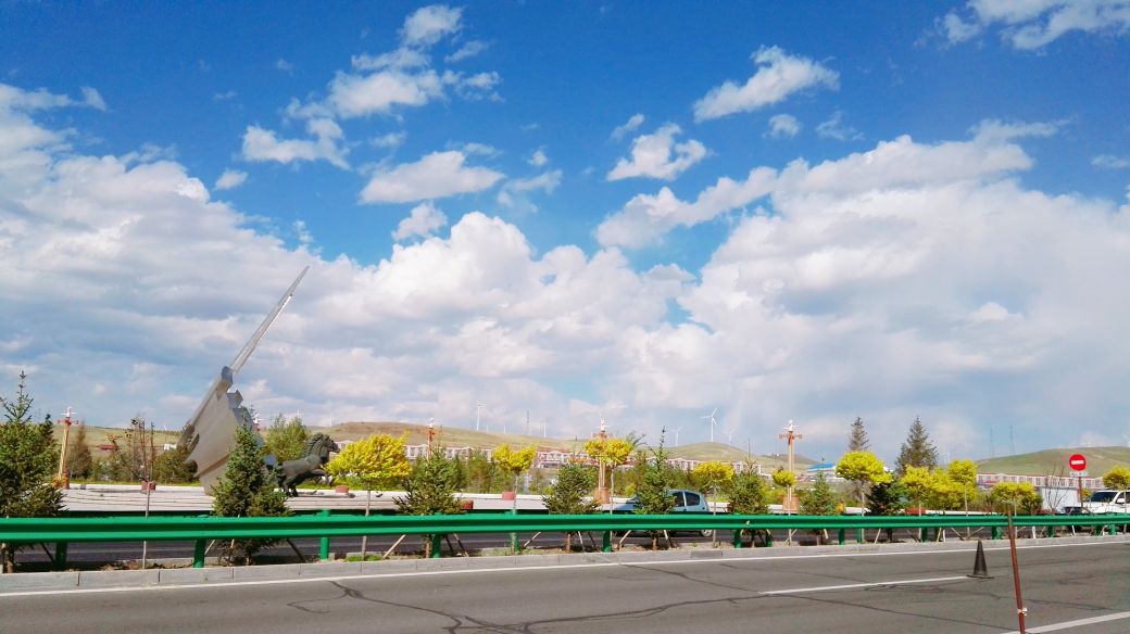 天边草原乌拉盖，《狼图腾》取景地，内蒙古保存最完好的天然草甸