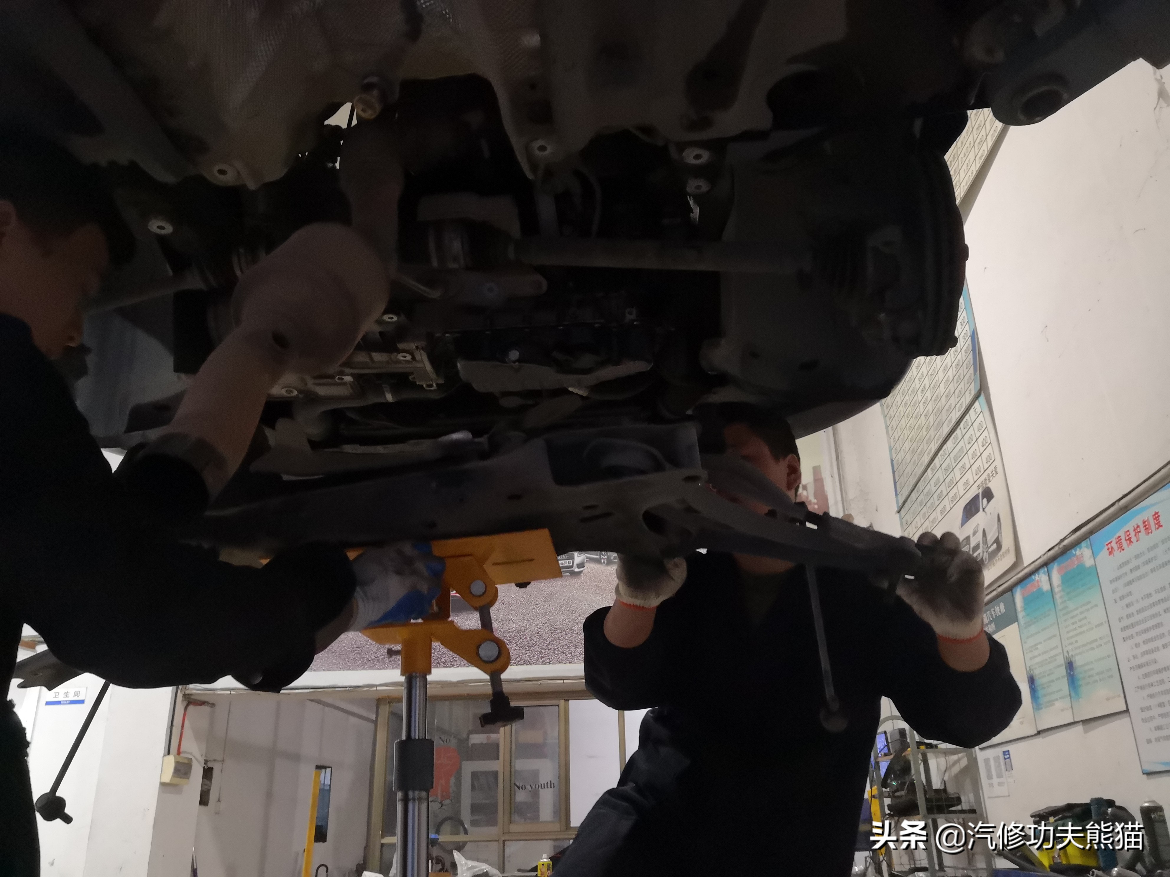 dsg双离合起步抖动有异响,大众帕萨特3.0v6发动机烧机油