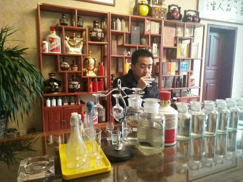 品酒的过程和技巧,品酒的时候怎么描述