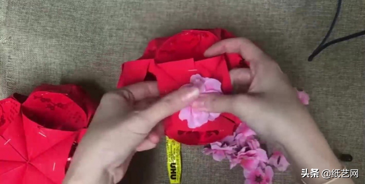 用红包制作春节灯笼简单又好看,怎么用红包做一个新年灯笼