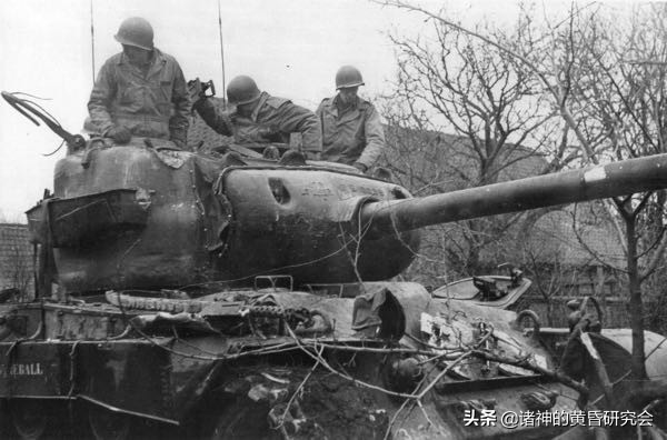 虎式坦克vs潘兴坦克谁更强,m26潘兴坦克vs虎式坦克