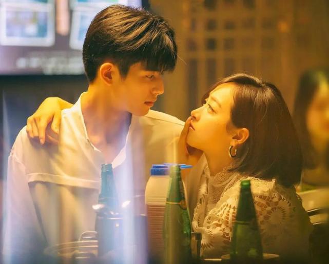 女人为何也喜欢“老牛吃嫩草”？看看这三对姐弟恋就知道了