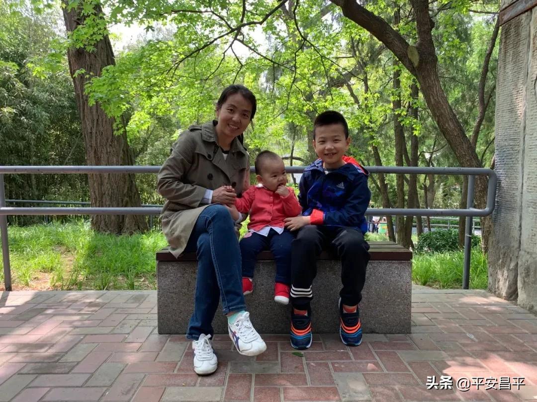 母亲节警察妈妈对警宝的寄语,警宝给妈妈过母亲节