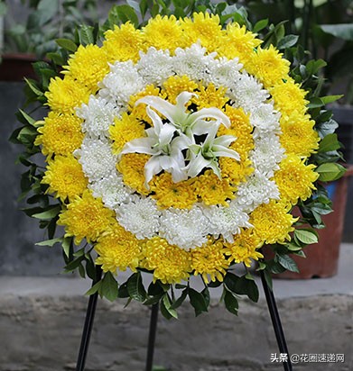 花圈店里哪种花圈最好,宝兴殡仪馆买花圈租花圈价格
