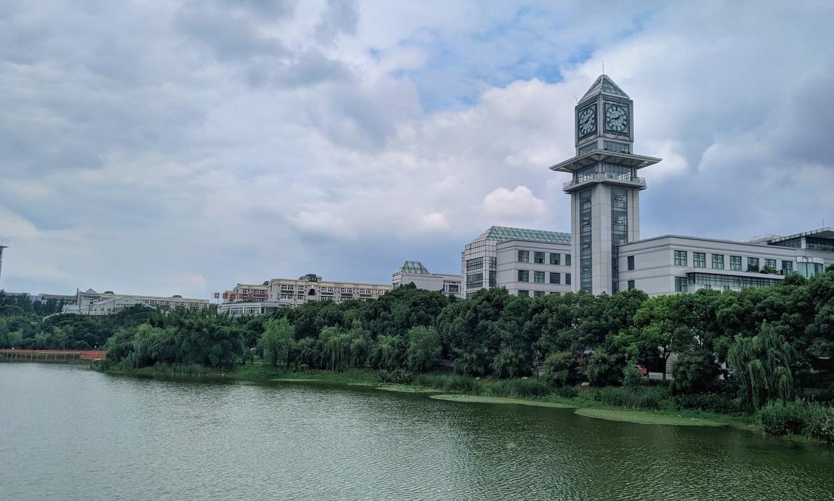 中南财经政法大学很牛吗？中南财大为啥叫小破财？