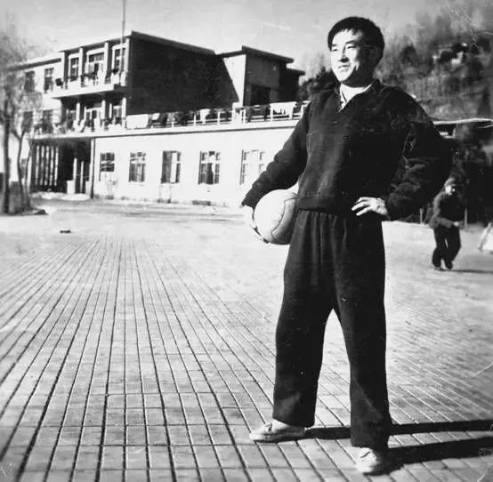 攀登者讲述了什么事,攀登者背后的故事了解一下