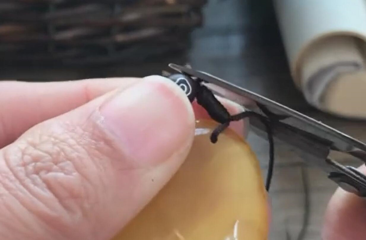 项链绳吊坠绳怎么打结编织教程,吊坠绳两头打结向左偏了怎么调整