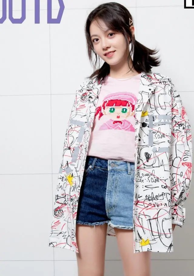 盘点娱乐圈00后漂亮妹妹们的穿搭，有你中意的那位吗？