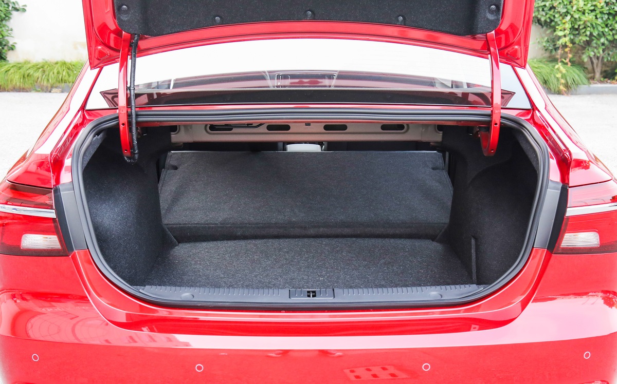 荣威i6同级对比,荣威i6深度体验