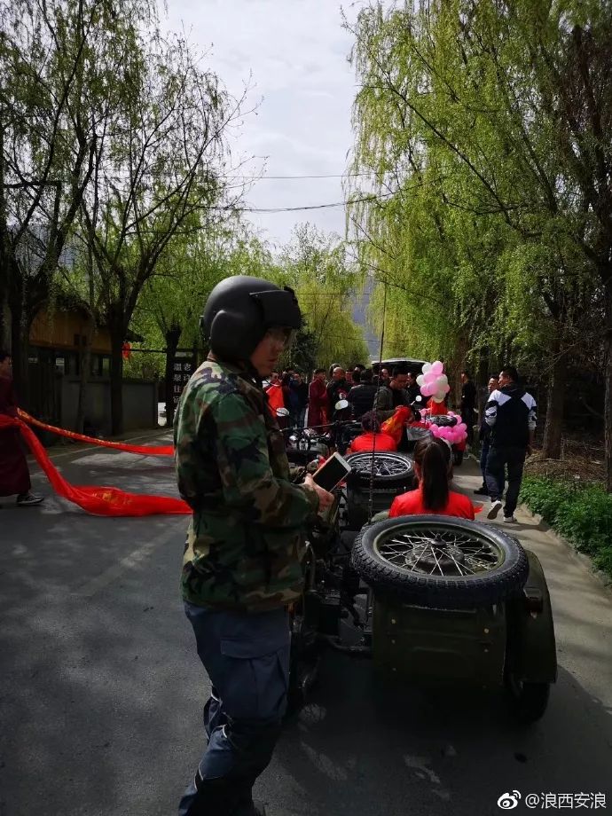 西安三十多辆“偏三轮”摩托车组成送亲车队很拉风有木有