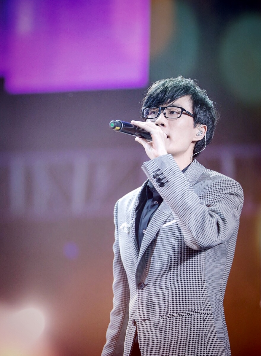 十年了许嵩凭什么还这么火,90年的许嵩到底有多火