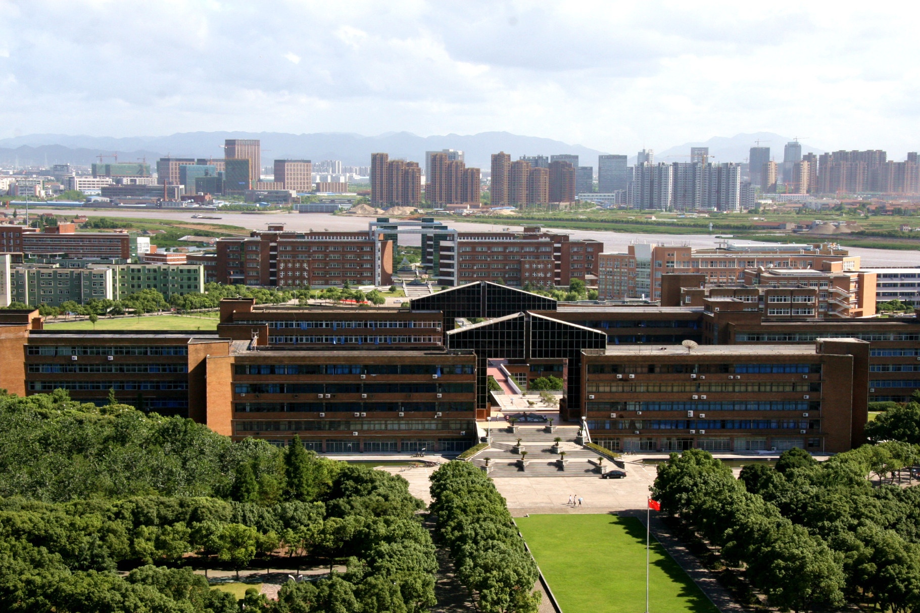 经济强省浙江为何让高等教育成为最大短板？三个历史原因不容忽视