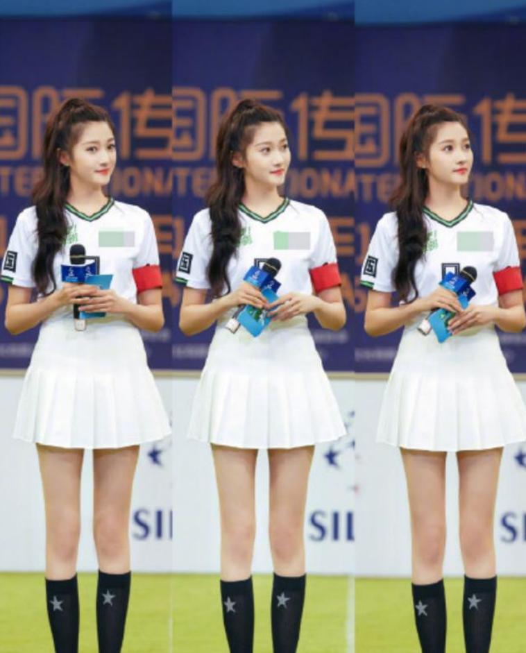 关晓彤关于足球的照片,关晓彤足球照