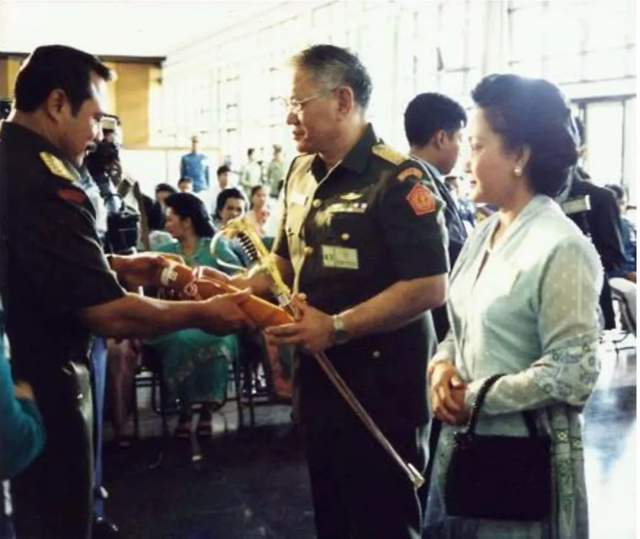 熊德怡——苏哈托时期印尼唯一的华人准将之生平轶事