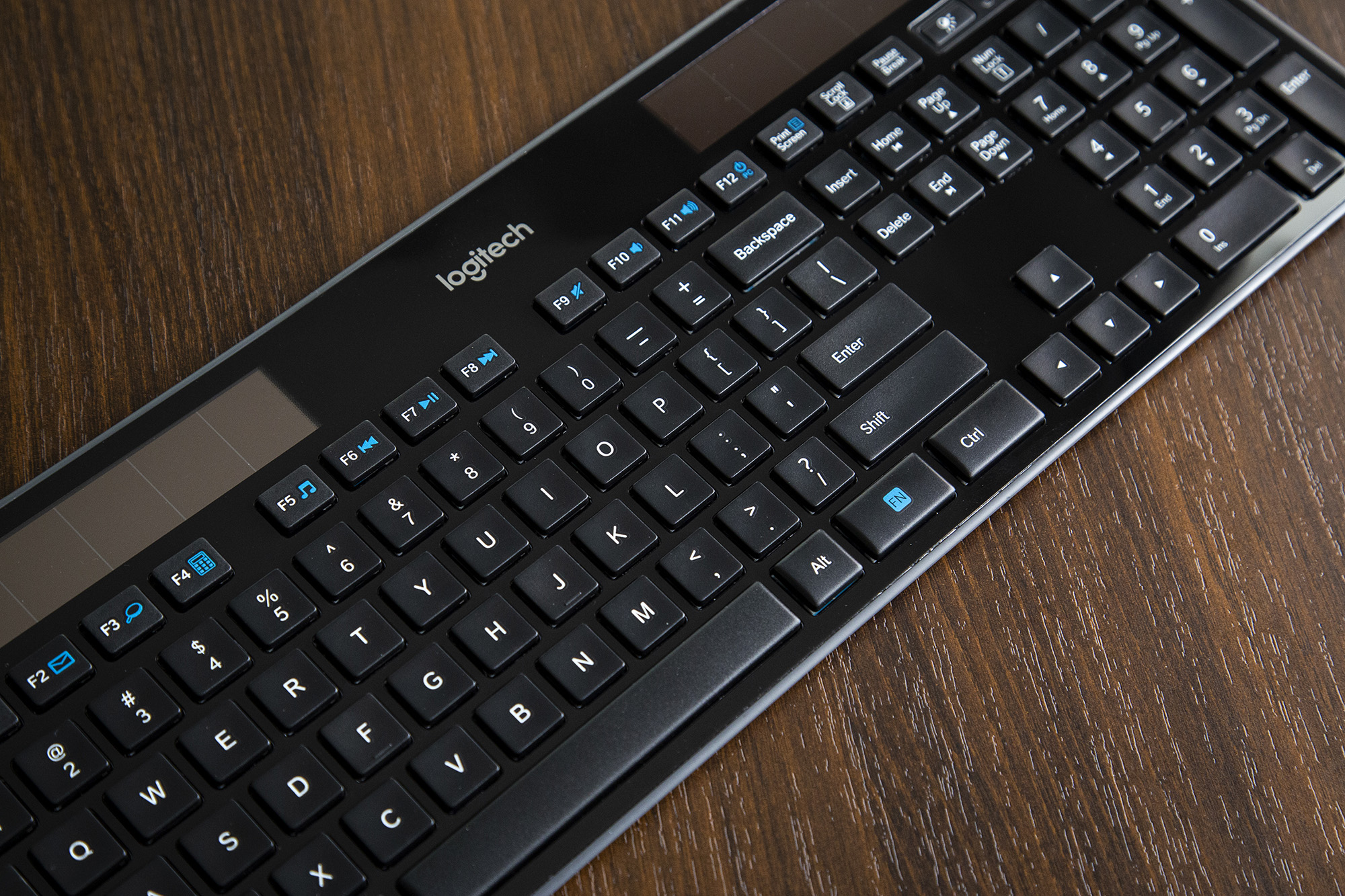 不用电池的无线键盘,罗技k750solar太阳能无线键盘评测