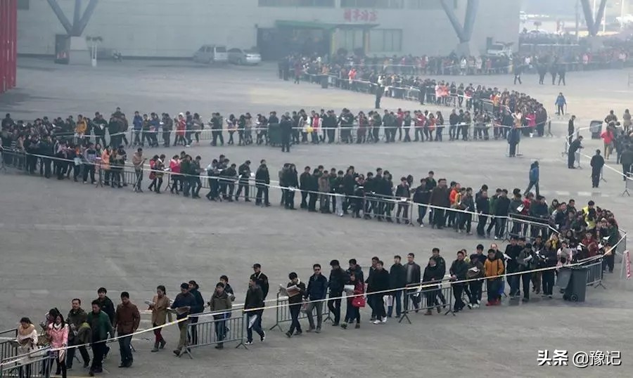 高压下的年轻人为啥喜欢上天台？