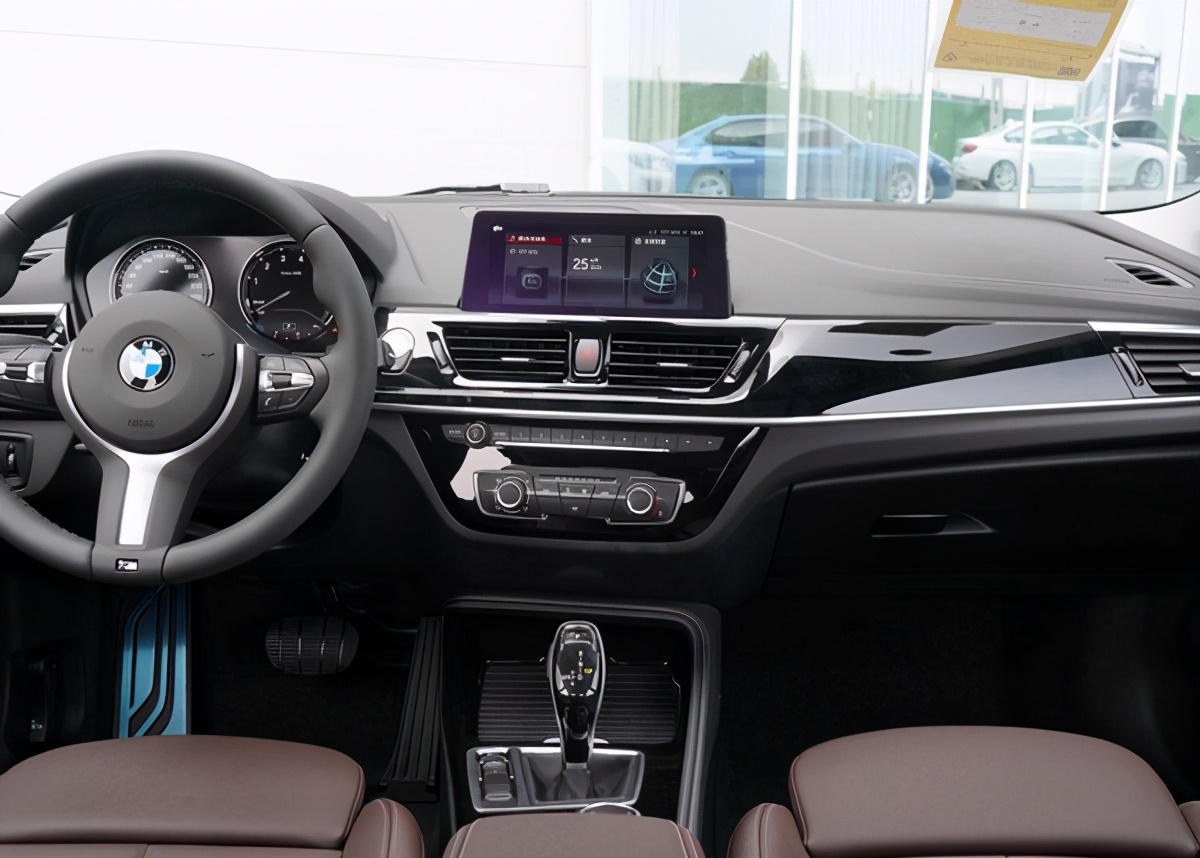 三缸宝马1系值不值得买,宝马1系118运动版1.5t三缸机