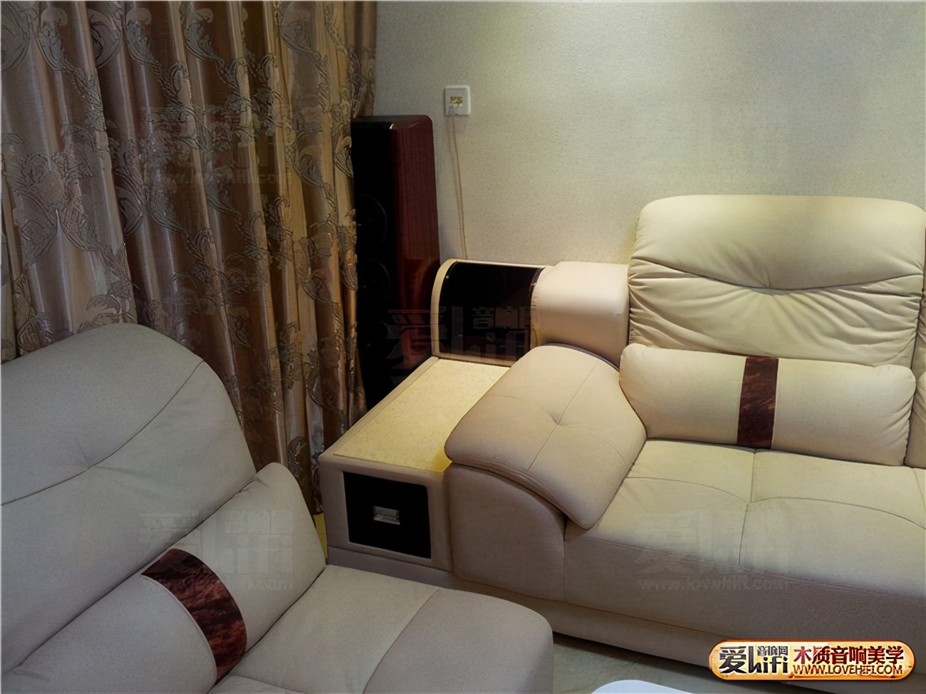 5.1家庭影院环绕音箱可以放前面吗,落地音箱放在幕布后面