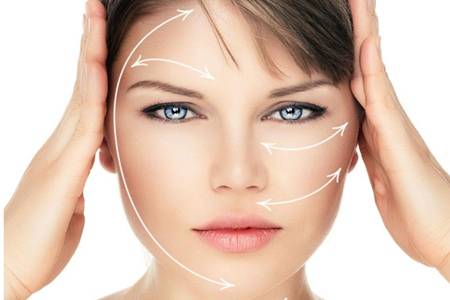 女性脸肿是什么原因引起的,脸肿是什么原因女性