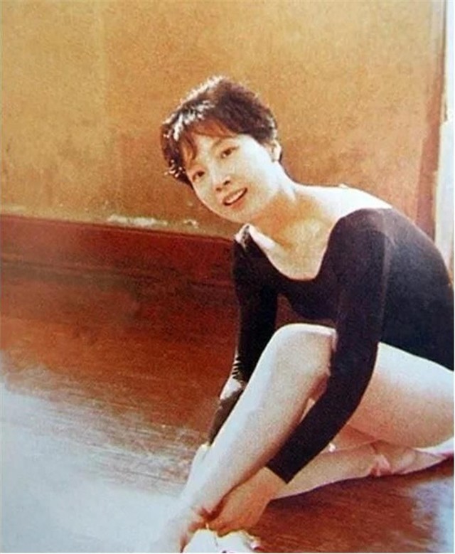 被周恩来赏识演“琼花”,后因受伤退出舞台,薛菁华后来怎么样了