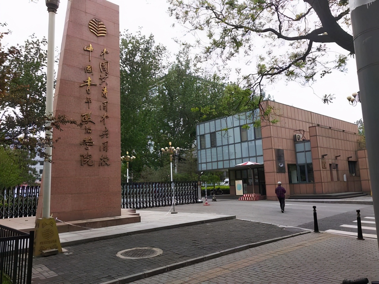 送走走下神坛的3所京校，迎接冉冉升起的两所“神校”